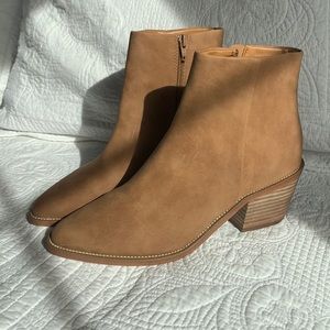 Report Odeza Bootie women’s Sz 8
